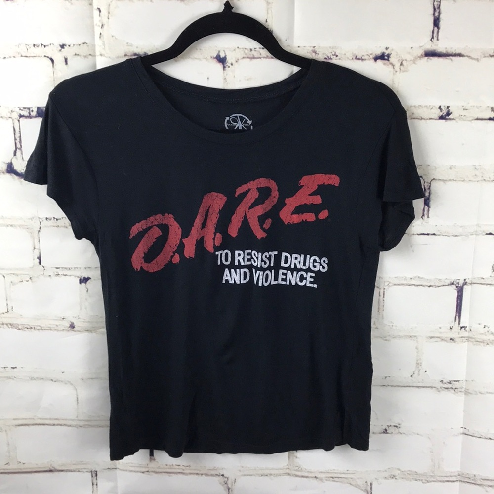 Dare To Resist Drugs And Violence Crop Top Shirt M